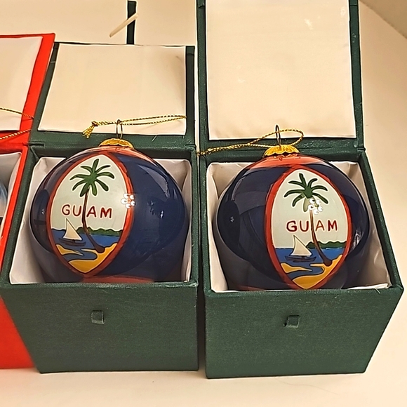 Hand Painted Glass Christmas Ornament Guam‎ Seal/Hafa Adai (Set of 4) - Picture 5 of 6